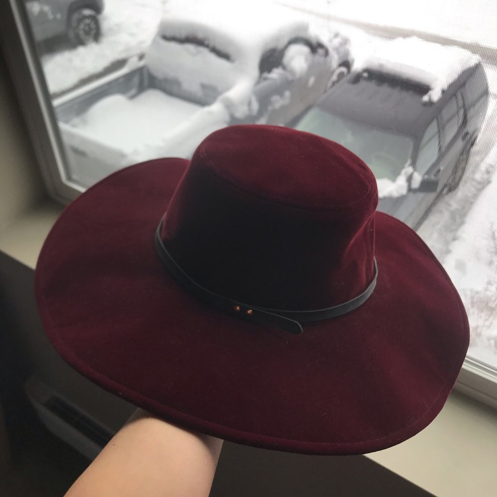 San Diego Hat - Velvet Red with Leather Belt